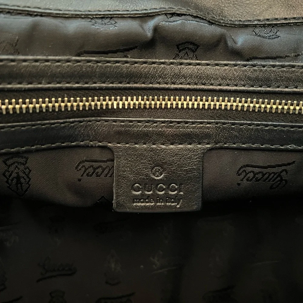 Elegant Authentic Gucci Tapestry Handbag - Picture 9 of 15